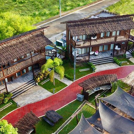 Crusoe Cabins Costa Azalea Samal Esterno foto