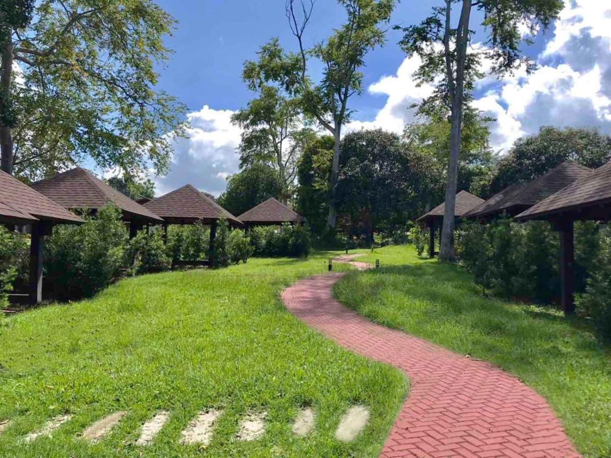 Crusoe Cabins Costa Azalea Samal Esterno foto